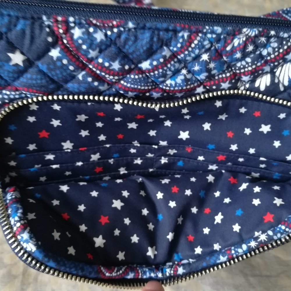 Vera Bradley NWOT crossbody purse. - Picture 14 of 15